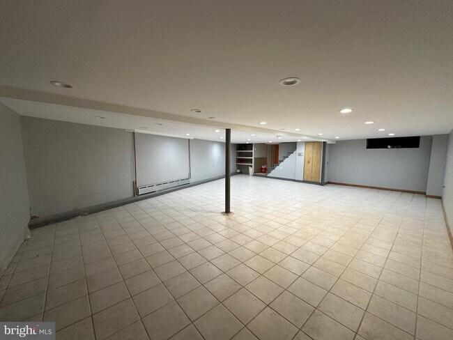Building Photo - 2033 W Passyunk Ave