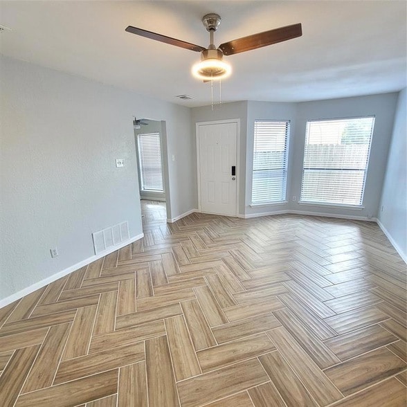 Building Photo - 13351 Water Oak Ln