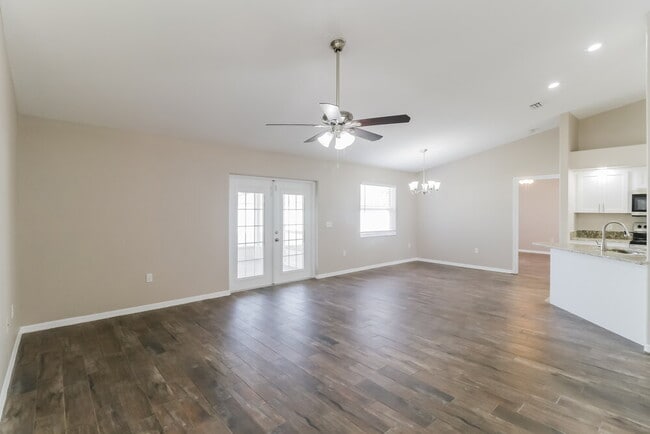 Building Photo - 7742 Ashford Dr