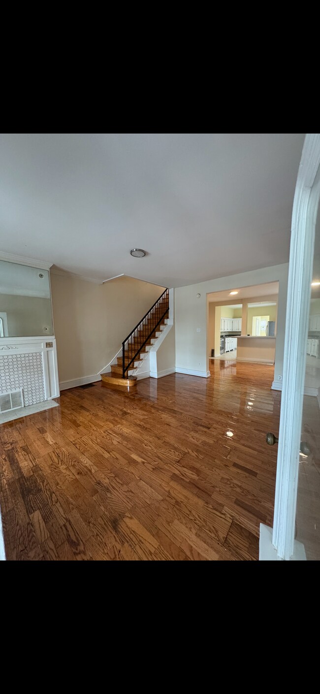 Building Photo - 546 N 56th St