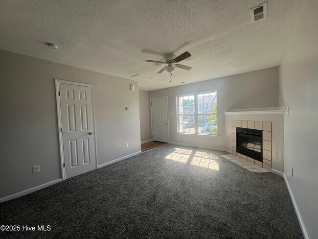Foto del edificio - 411 Timberlake Trail