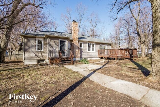 Building Photo - 6N901 Woodlawn Ave
