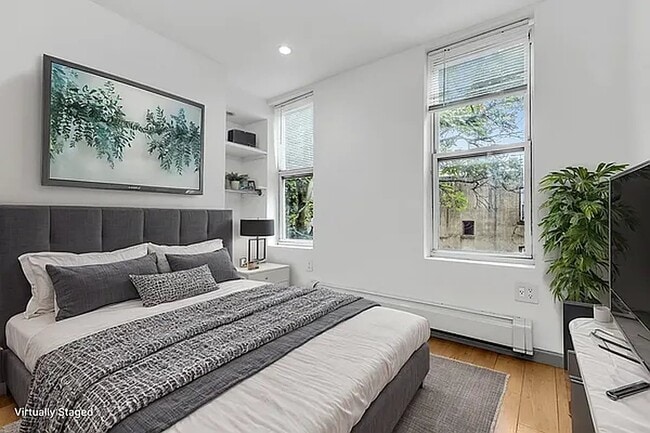 Foto del edificio - 332 E 6th St