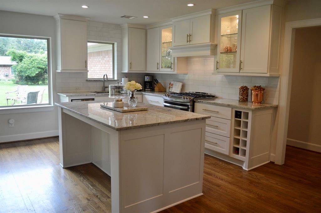 Foto principal - 1744 Pine Village Dr