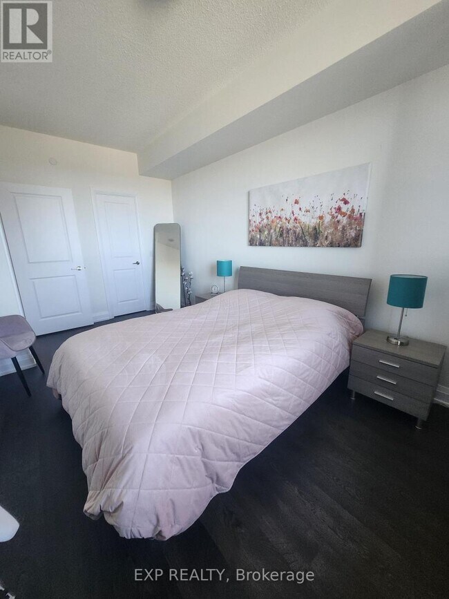 Photo du bâtiment - 7900 Bathurst St