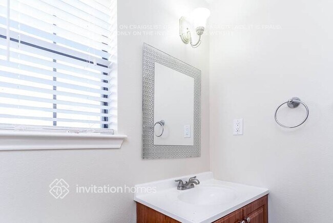 Building Photo - 10482 Twin Circles Dr