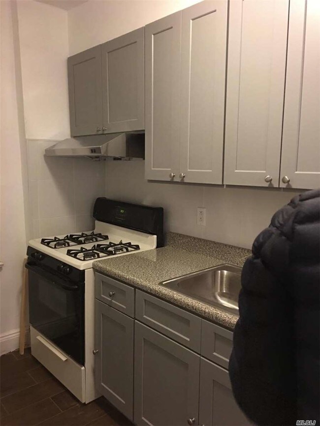 Foto del edificio - 89-09 69th Rd