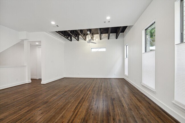 Foto del edificio - 1105 W 21st St