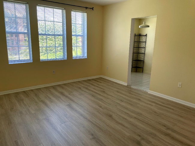 Building Photo - 1811 Key Blvd