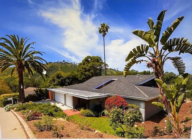 Building Photo - 1520 Portesuello Ave