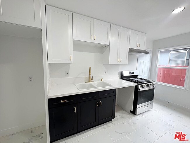 Foto del edificio - 3416 Boone Ave