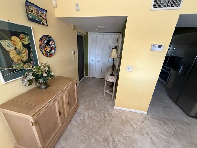 Foto del edificio - 1070 Sugar Sands Blvd