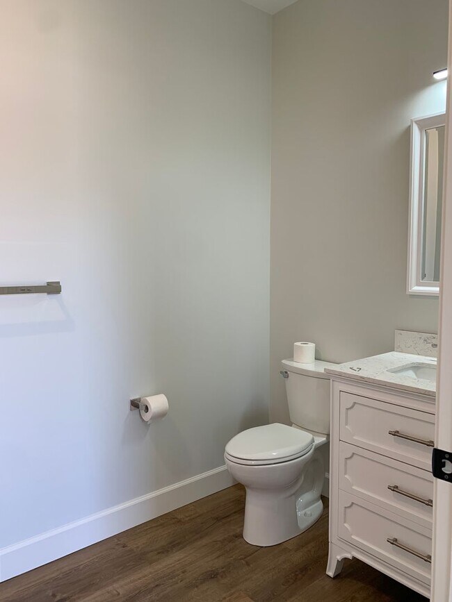 Foto del edificio - Newly Constructed Two bedroom Unit