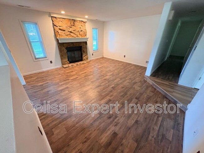 Building Photo - 2819 Autumn Leaf Ln