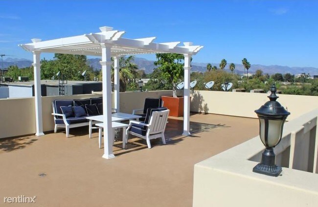 Foto del edificio - 11321 Moorpark St