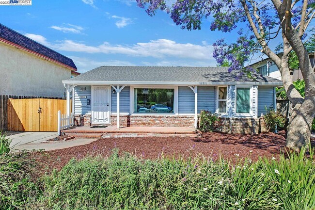 Building Photo - 38848 Bell St