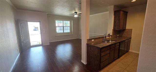 Building Photo - 5924 Round Up Ln