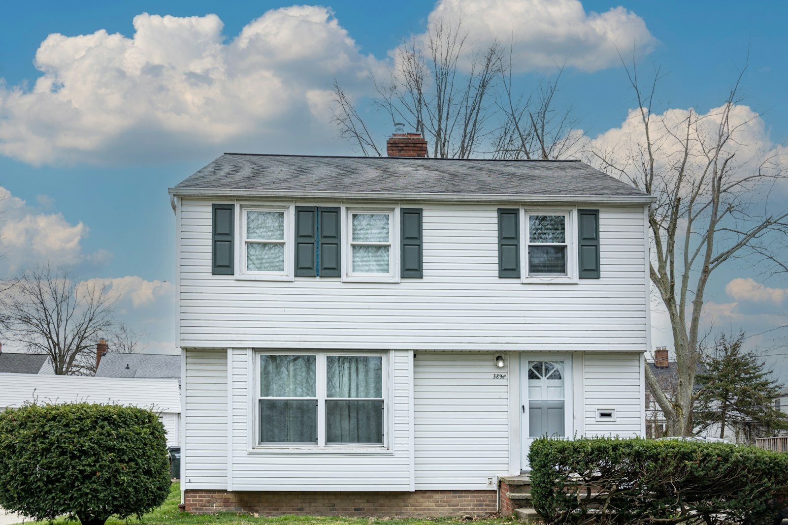 3898 Salisbury Rd South Euclid, OH 44121 – photo 1 of 14