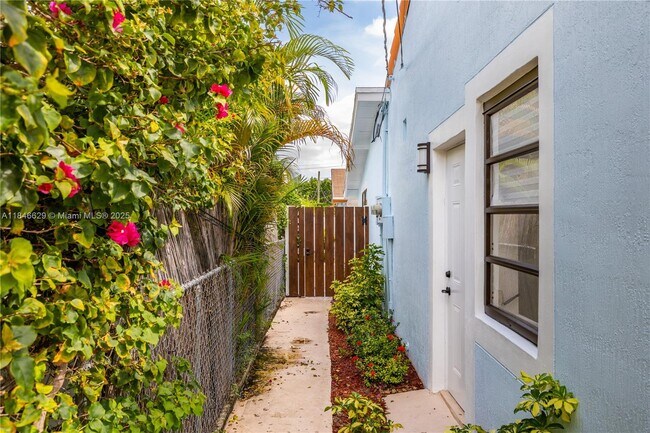 Foto del edificio - 2433 SW 19th St
