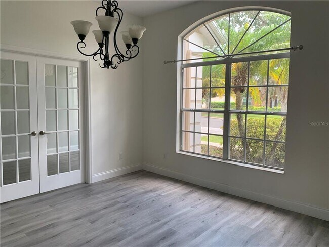 Foto del edificio - 320 Palmway Ln