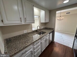Building Photo - 40 Drummers Ln