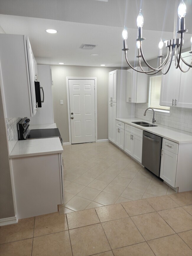 Foto del edificio - 7646 Winkle Wood Ln