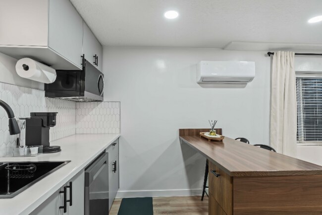 Foto del edificio - 610 W 5735 S