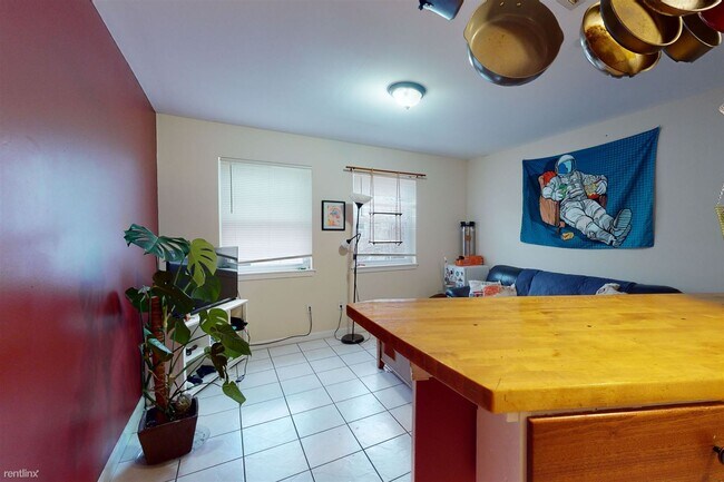 Foto del edificio - 4 br, 2 bath Duplex - 1538 FONTAIN ST Unit B