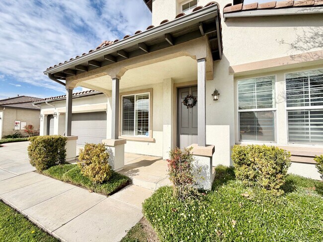 Foto del edificio - Spacious 5 Bedroom Wolf Creek Home with Balcony, Loft & Secondary Kitchen