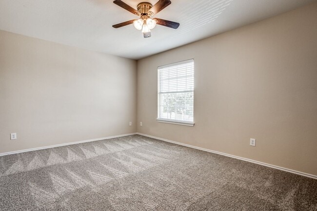 Building Photo - 2443 Green Meadows Ln
