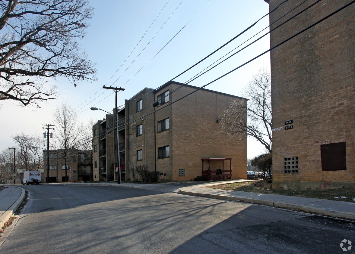 Primary Photo - 2430 Elvans Rd SE