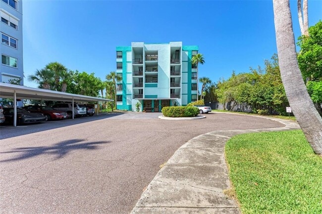 Building Photo - 1848 Shore Dr S