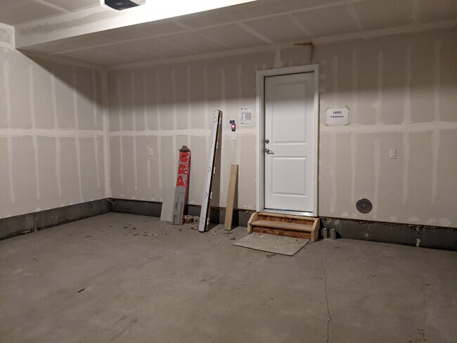 Cochera - 14925 E Belleview Dr