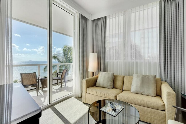 Foto del edificio - 4391 Collins Ave