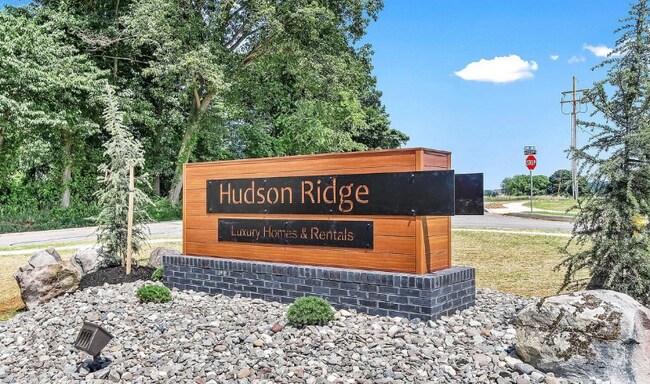 Foto del edificio - 118 Hudson Blvd
