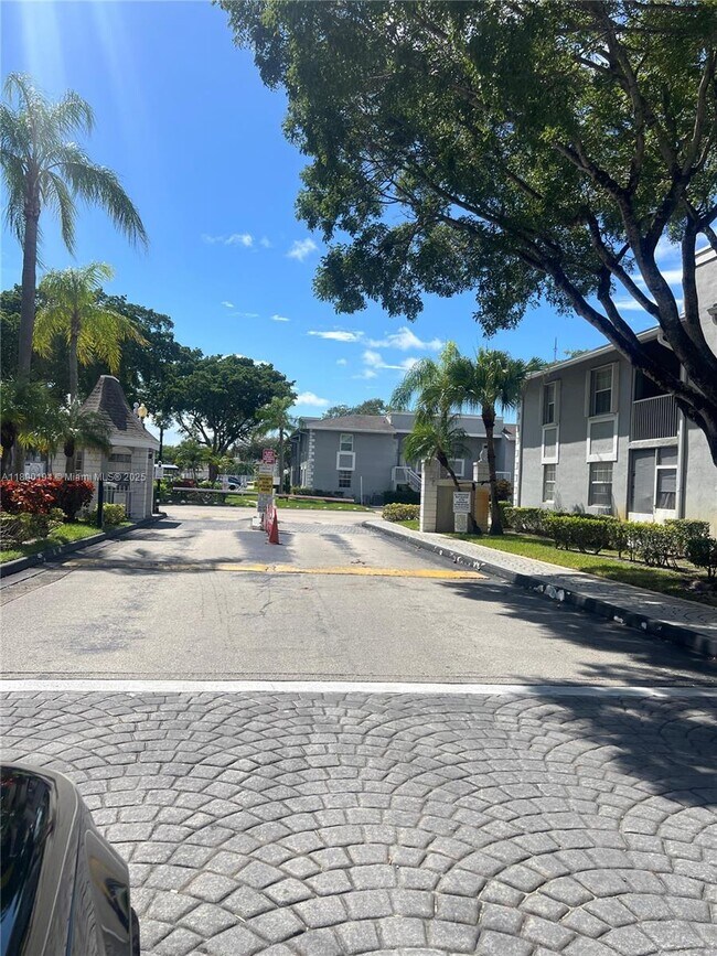 Foto del edificio - 438 NE 210th Cir Terrace
