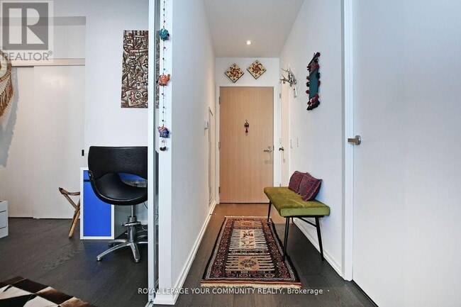 Building Photo - 5-1515 Soudan Ave