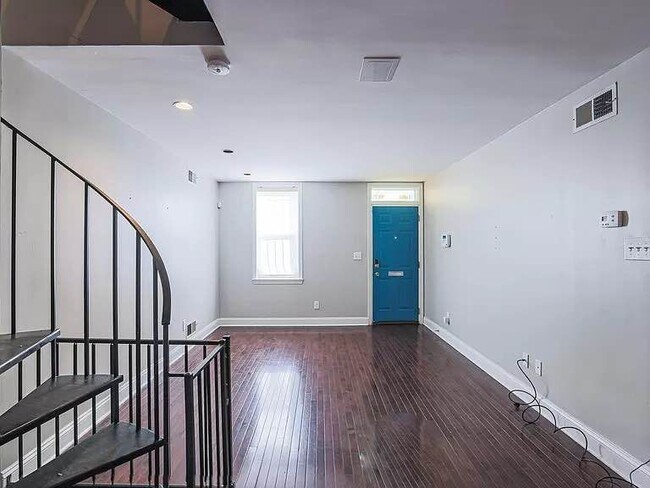 Foto del edificio - 748 McHenry St