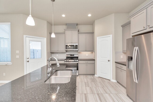 Foto del edificio - 5138 Pr Ter Ln