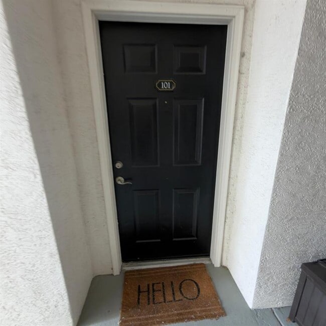 Foto del edificio - 12861 Madison Pointe Cir