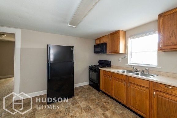Foto del edificio - AVAILABLE NOW! - 3211 CHASE ST, INDIANAPOL...