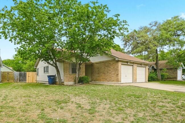 Foto del edificio - 2511 Howellwood Wy