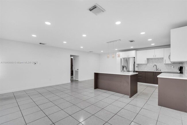 Foto del edificio - 17260 NW 42nd Ct