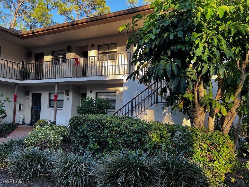 Primary Photo - 1801 Courtyard Way