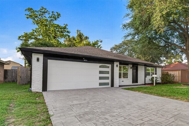 Building Photo - 9614 Hammerly Blvd