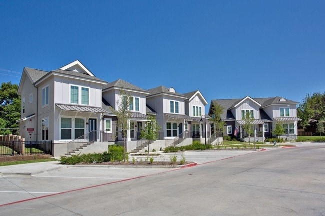 Building Photo - 4500 Southridge Dr