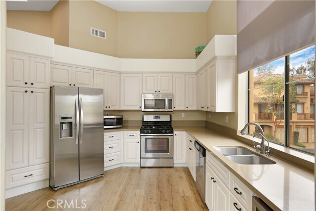 Building Photo - 2742 Dunstan Dr