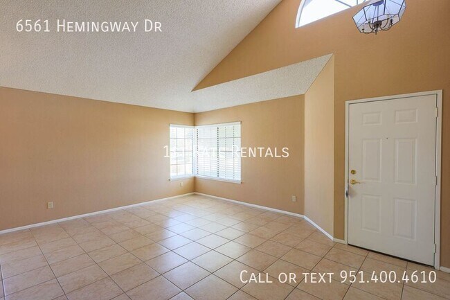 Foto del edificio - 6561 Hemingway Dr