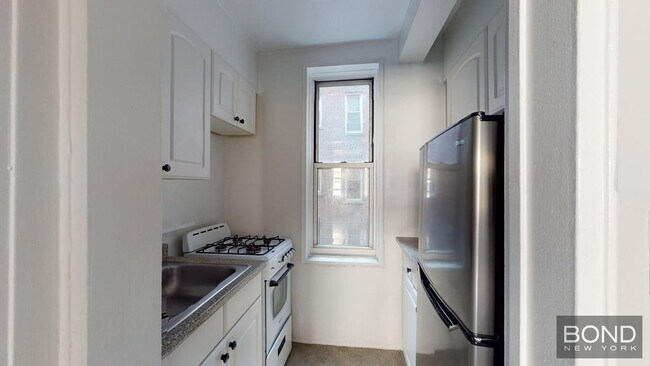 Building Photo - 340 E 58th St