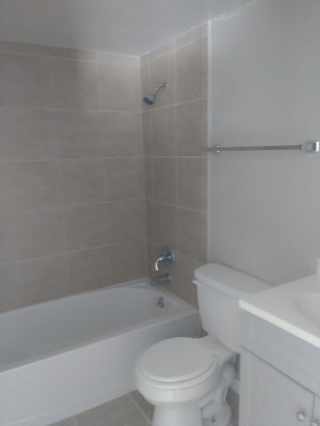 Foto del edificio - 1BR/1.5 BA Apt in Historic Downtown Eustis - Newly renovated